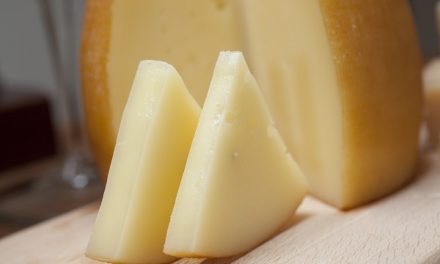 Jeder Käse mit seinem spezifischen Messer